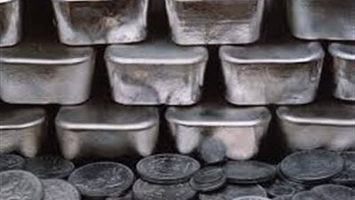 الفضة تسجل أعلى مستوى لها منذ عام ونصف 
