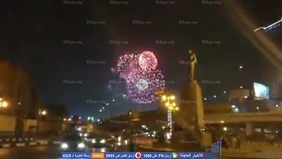 الألعاب النارية تحلق في ميدان التحرير احتفالا بذكرى 30 يونيو (فيديو)
