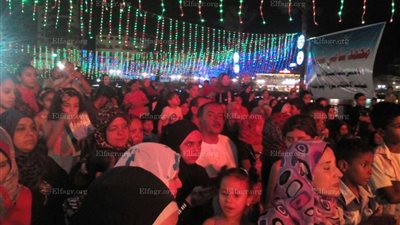 أهالي دمياط يحتفلون بذكرى 30 يونيو بميدان الساعة (صور)