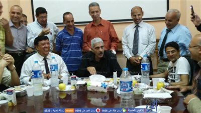 رئيس هيئة السكة الحديد يشارك عمال 