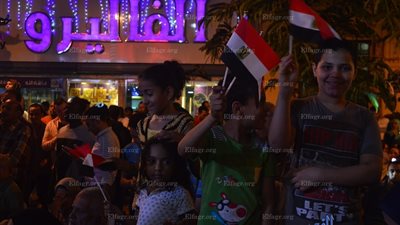 محافظة القاهرة تحتفل مع المواطنين بذكرى 30 يونيو في ميدان الألفي (صور) 