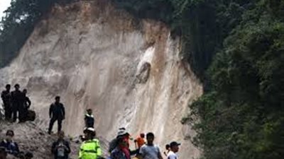 مصرع وفقدان 21 شخصًا في انزلاق أرضي شمال غربي الصين