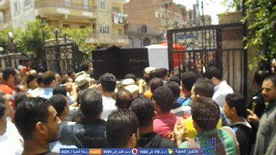 الآلاف من أهالي الدقهلية يشيعون جثمان شهيد الواجب الوطني بسيناء (صور)