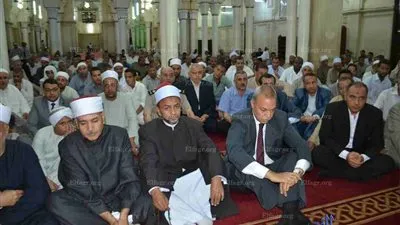 محافظ قنا يشهد حفل ليلة القدر.. ويدعو للسيسي بأن يحفظه لمصر (صور) 