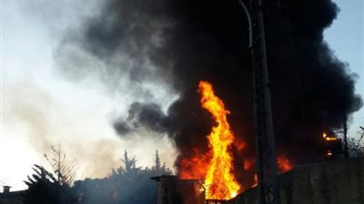 حريق يلتهم مجمع استهلاكي بمنطقة محرم بك في الإسكندرية 