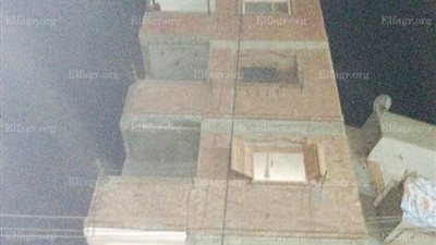 إزالة عقار من 7 طوابق بالدقهلية لخطورته بعد ظهور ميول بميت غمر (صور)