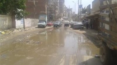 محافظ الشرقية ترك الأهالي يعانون من العطش وتدني الخدمات وتفرغ للحفلات (صور)