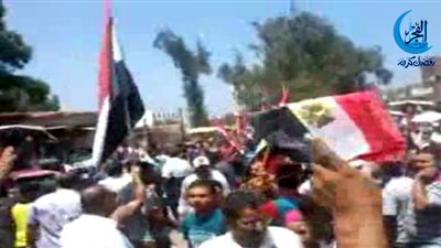 المئات من أهالي مركز فارسكور بدمياط يشيعون جنازة شهيد الواجب الوطني (فيديو)