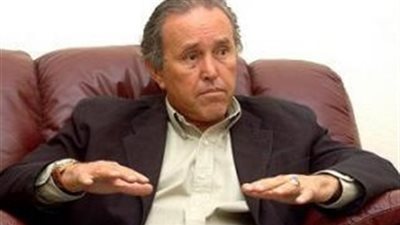 خبير اقتصادي: أباطرة الصرافة يسيطرون على السوق.. والبنوك 