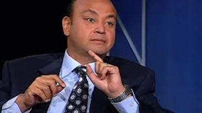 عمرو أديب يتوقع إعلان حقيقة سقوط الطائرة المنكوبة خلال أيام