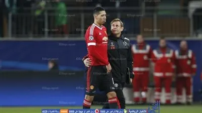 نقل نجم مانشستر يونايتد إلى المستشفي