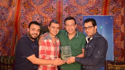 تكريم محمد عبد الحافظ بخيمة 