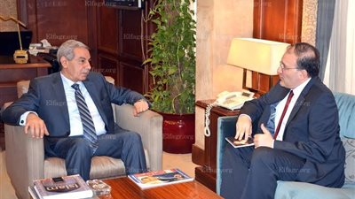 وزير الصناعة يعقد جلسة مباحثات ثنائية مع سفير ارمينيا بالقاهرة