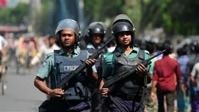 شرطة بنجلادش: ربما قتلت رهينة بطريق الخطأ في حصار مقهى