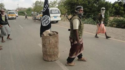 أهم أخبار اليمن اليوم.. قتلى وجرحى في اشتباكات بين مسلحي القاعدة وقبليين 