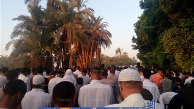 أهالي قرى المنيا يصلون العيد في الخلاء (صور) 