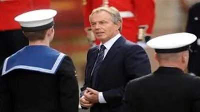 عائلات ضحايا قتلى بريطانيا في العراق تتوعد بملاحقة بلير قضائيا 