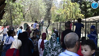 لحظة اقتحام الأطفال لـ