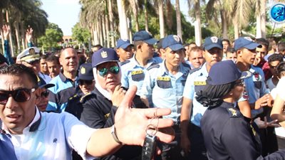 الشرطة النسائية تملئ حديقة الأزهر لمكافحة ظاهرة التحرش.. (فيديو)