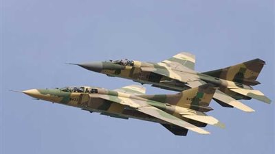 سلاح الجو الليبي يستهدف مواقع وتمركزات للجماعات اﻹرهابية بدرنة