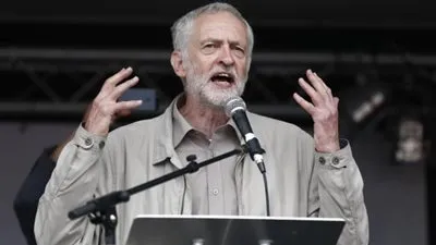 نائبة بريطانية تعلن تحدي جريمي كوربين على زعامة حزب العمال