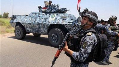 مقتل ضابط واثنين من 