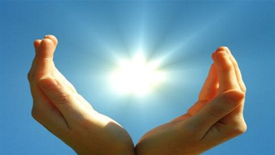 زيت الزيتون وجوز الهند.. لحماية بشرتك من أضرار أشعة الشمس الحارقة