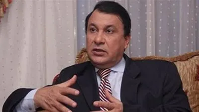 نجاة المذيع خيري حسن من الموت بعد تعرضه لحادث سير