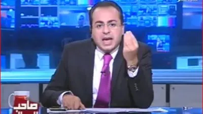 إعلامي ينفعل على الداعية سعاد صالح بسبب فتوى الاستمتاع بالأسيرات (فيديو) 