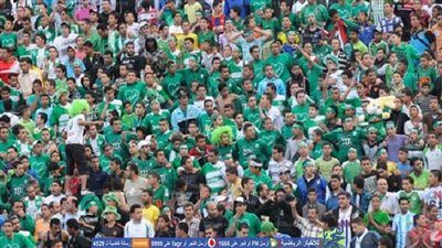 عاجل .. حالات إغماء واختناق بين جماهير المصري بسبب قنابل الغاز