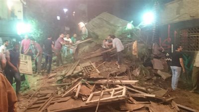 انهيار عقار مكون من ستة طوابق بشبرا الخيمة.. والمحافظ يتفقد الموقع