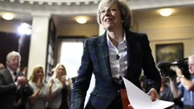 رئيسة الوزراء البريطانية الجديدة تقيل وزير العدل من منصبه 