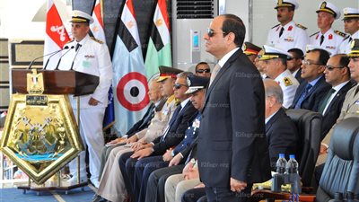 السيسى يشهد حفل تخريج الدفعة 67 بحرية و44 دفاع جوى (صور)