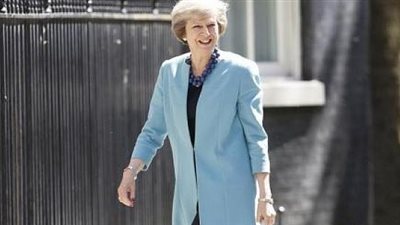 رئيسة وزراء بريطانيا تعفي وزير قطاع الأعمال من منصبه 