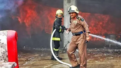 حريق بمحالّ 