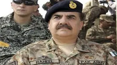 رئيس الأركان الباكستاني يصدق على إعدام 12 شخصا