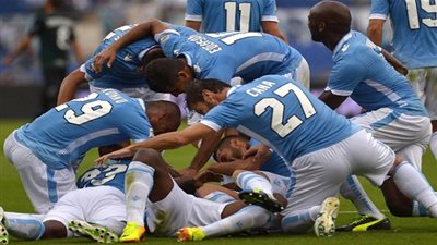 جماهير لاتسيو تعترض على سياسة رئيس النادي 