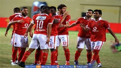 الأهلي بزيه التقليدي أمام الوداد 