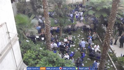 توزيع وجبات غذائية على الناخبين بانتخابات نادي القضاة (صور) 