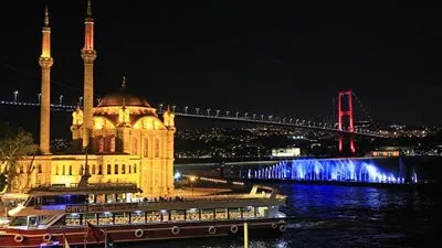  انقلاب تركيا: غلق مواقع التواصل والمطارات الدولية والطرق