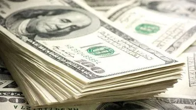 الدولار يعاود تراجعه في السوق السوداء