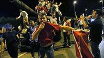 وزير الدفاع التركي: إنتهاء محاولة الانقلاب بالكامل ولا توجد أي منطقة خارج سيطرتنا 