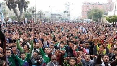 عائلة حسام حسن تتضامن مع مشجعى المصري المحبوسين