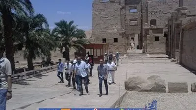 وزير السياحة يتفقد معابد ومقابر أثرية بالبر الغربي بالأقصر (صور)