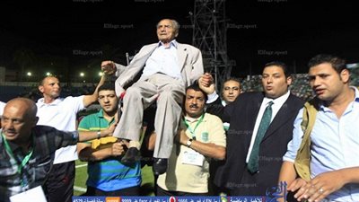 الاتحاد والجبلاية يتجاهلان مرض أسطورة زعيم الثغر وأسرته تستنجد بـ 