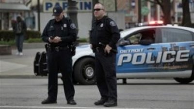 إصابة 3 من رجال الشرطة في إطلاق نار بـ