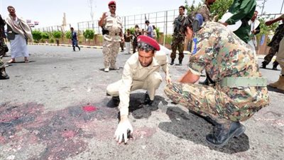 مقتل جنديين يمنيين في انفجار سيارة مفخخة بحضرموت