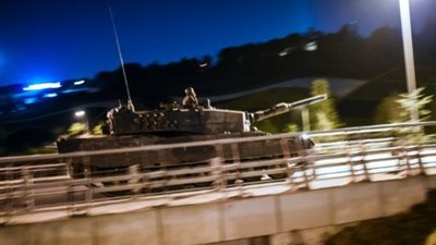 قناة فرنسية: الجيش التركي يهدد نفوذ أردوغان بعد الانقلاب الفاشل