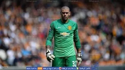 حارس برشلونة السابق يعود لإسبانيا في مباراة ودية