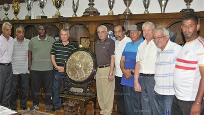 وفد الزمالك يؤدي واجب العزاء في وفاة طارق سليم 